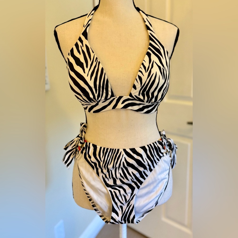 NWOT Victoria's Secret Black & White Zebra Print Bikini, Sz M bottoms, Sz L top